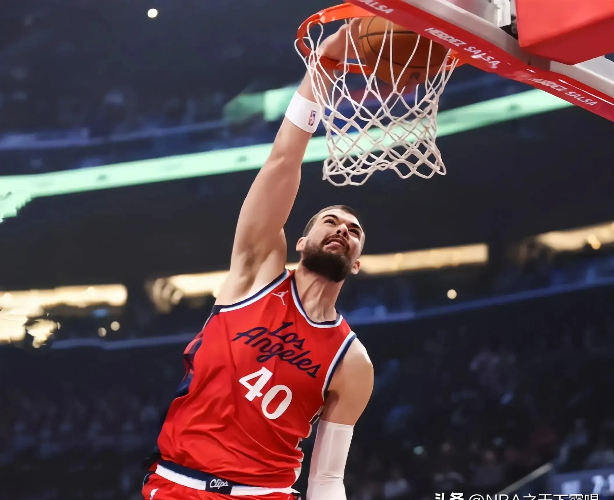 九游娱乐-洛杉矶快船强势反弹备战NBA常规赛今夜罗马调整名单以备意大利杯，现场解说直呼：Karsa在快船比赛中出色防守的简单介绍